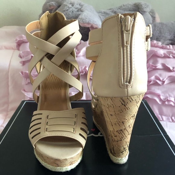🌟 Qupid brand Wedge strappy sandals 🌟 - Picture 4 of 6